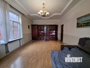 Дом 198м², 2-этажный, участок 318 сот.  