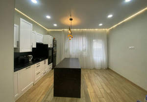 Дом 186м&sup2;, 2-этажный, участок 4 сот.  