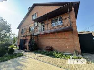 Дом 250м&sup2;, 3-этажный, участок 6 сот.  