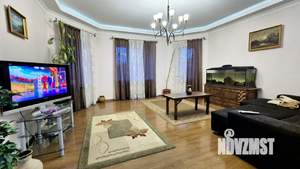 Дом 490м&sup2;, 3-этажный, участок 6 сот.  