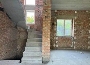 Дом 205м&sup2;, 3-этажный, участок 6 сот.  