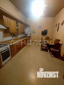 Дом 200м&sup2;, 2-этажный, участок 4 сот.  