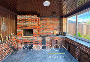 Дом 200м², 2-этажный, участок 5 сот.  