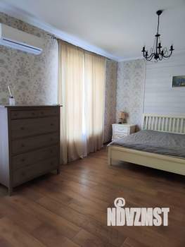 Дом 243м², 2-этажный, участок 6 сот.  