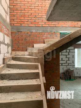 Дом 175м&sup2;, 2-этажный, участок 4 сот.  