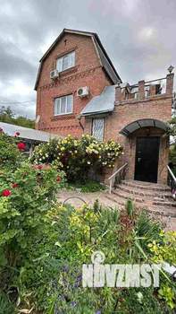 Дом 220м&sup2;, 3-этажный, участок 6 сот.  