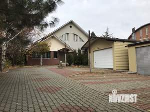Дом 600м², 2-этажный, участок 12 сот.  