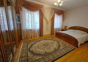 Дом 404м&sup2;, 2-этажный, участок 647 сот.  