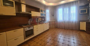 Дом 505м&sup2;, 3-этажный, участок 9 сот.  