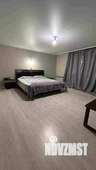 Дом 220м&sup2;, 3-этажный, участок 6 сот.  