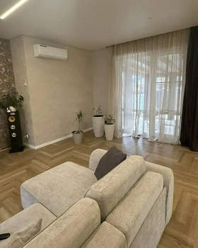 Дом 300м&sup2;, 1-этажный, участок 7 сот.  