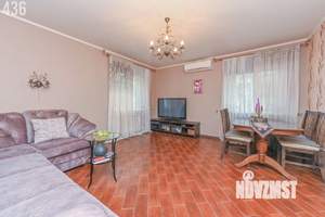 Дом 180м&sup2;, 2-этажный, участок 7 сот.  