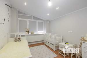 Дом 295м², 3-этажный, участок 3 сот.  