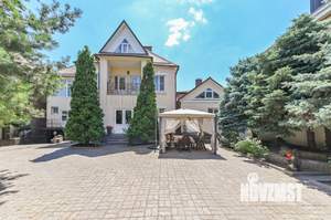 Дом 222м&sup2;, 2-этажный, участок 7 сот.  