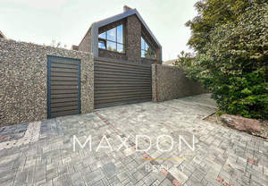 Дом 325м&sup2;, 2-этажный, участок 9 сот.  