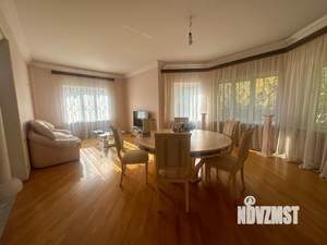 Дом 341м&sup2;, 4-этажный, участок 6 сот.  