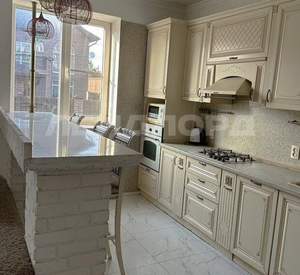 Дом 200м², 3-этажный, участок 3 сот.  