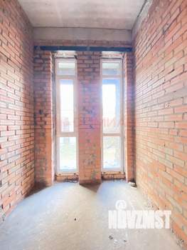 Дом 215м&sup2;, 3-этажный, участок 3 сот.  