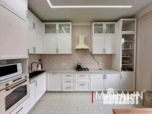 Дом 170м&sup2;, 2-этажный, участок 3 сот.  