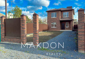 Дом 140м&sup2;, 2-этажный, участок 4 сот.  