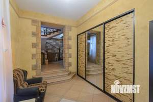 Дом 380м², 3-этажный, участок 5 сот.  