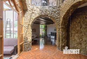 Дом 408м&sup2;, 2-этажный, участок 10 сот.  