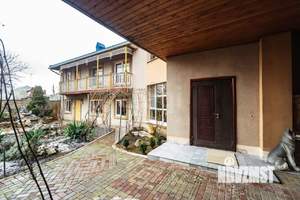 Дом 500м&sup2;, 2-этажный, участок 7 сот.  