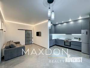 Дом 100м&sup2;, 2-этажный, участок 6 сот.  