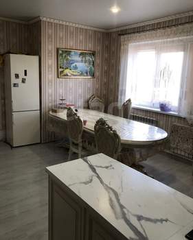 Дом 200м&sup2;, 2-этажный, участок 6 сот.  