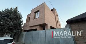 Дом 260м², 2-этажный, участок 3 сот.  