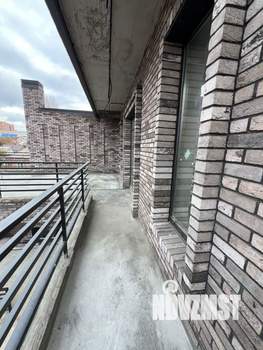 Коттедж 300м&sup2;, 2-этажный, участок 5 сот.  