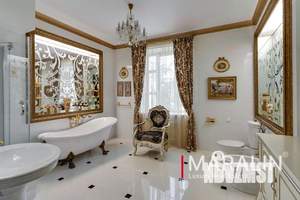 Дом 750м², 3-этажный, участок 18 сот.  