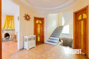 Дом 286м&sup2;, 2-этажный, участок 4 сот.  