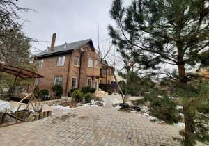 Дом 186м&sup2;, 3-этажный, участок 3 сот.  