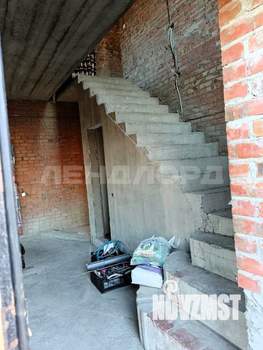 Дом 230м&sup2;, 2-этажный, участок 6 сот.  