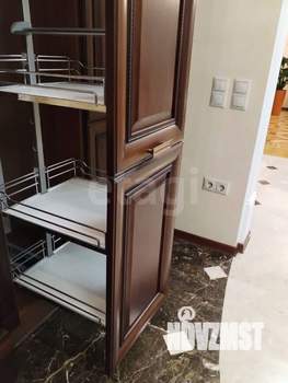 Дом 640м&sup2;, 3-этажный, участок 6 сот.  