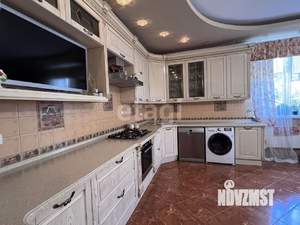 Дом 215м&sup2;, 2-этажный, участок 3 сот.  