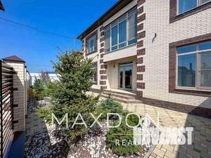 Дом 200м&sup2;, 2-этажный, участок 4 сот.  