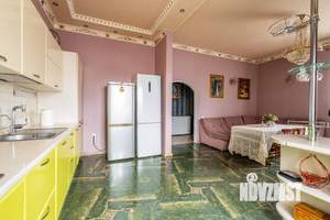 Дом 133м&sup2;, 2-этажный, участок 3 сот.  