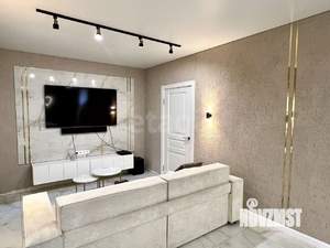 Дом 200м&sup2;, 3-этажный, участок 4 сот.  