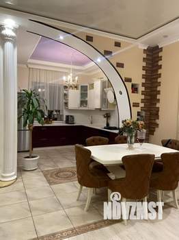 Дом 180м², 2-этажный, участок 3 сот.  