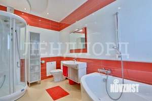 Дом 342м&sup2;, 3-этажный, участок 9 сот.  