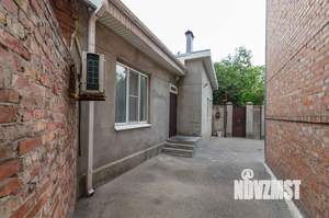 Дом 330м&sup2;, 2-этажный, участок 4 сот.  