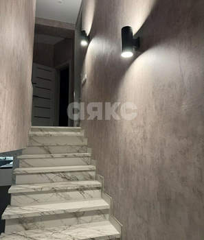 Дом 200м&sup2;, 3-этажный, участок 1 сот.  