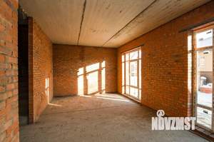 Дом 135м&sup2;, 2-этажный, участок 3 сот.  