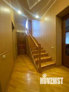 Дом 313м², 3-этажный, участок 7 сот.  