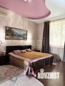 Дом 247м&sup2;, 2-этажный, участок 594 сот.  