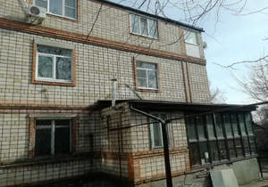 Дом 460м&sup2;, 3-этажный, участок 7 сот.  