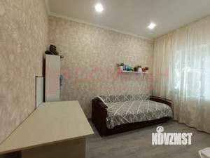 Дом 100м&sup2;, 2-этажный, участок 3 сот.  