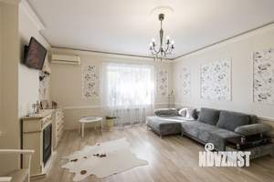 Дом 200м², 2-этажный, участок 303 сот.  